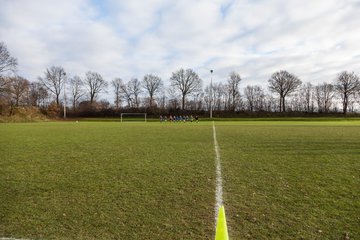 Bild 1 - B-Juniorinnen TSV Gnutz o.W. - SV Henstedt Ulzburg II : Ergebnis: ca. 5:0